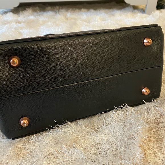 Mario Valentino Bag- Excellent Condition - Picture 4 of 10